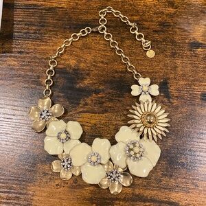 Stella & Dot statement flower necklace
